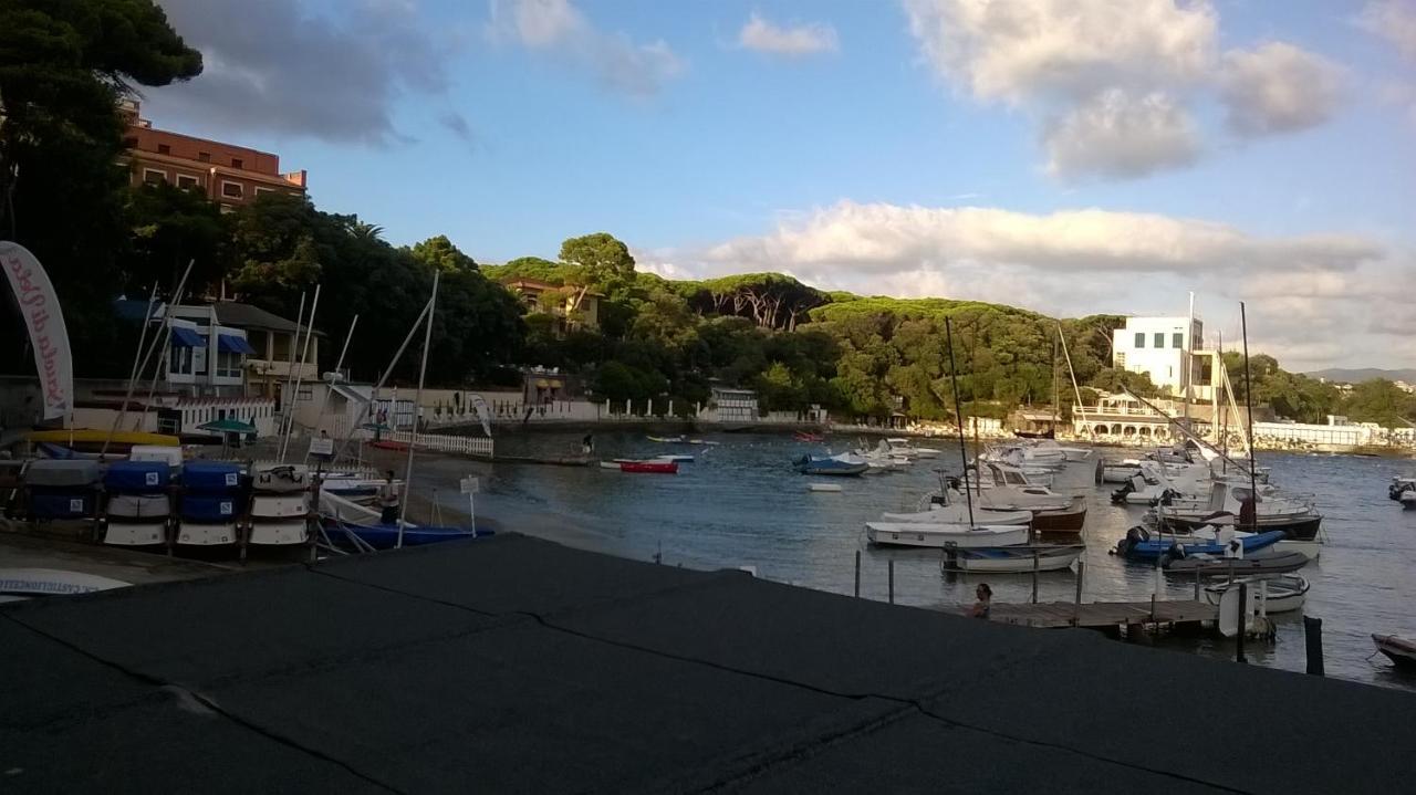 A 20 Mt Dal Mare Con Ombrellone E Sdraio In *