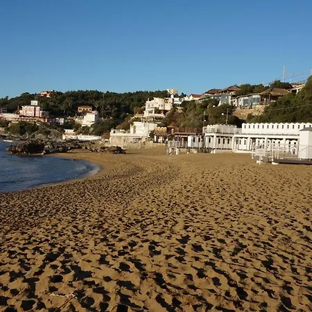 A 20 Mt Dal Mare Con Ombrellone E Sdraio In Spiaggia Castiglioncello Exterior photo